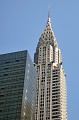 Jusqu'à la construction de l'Empire State Building, le Chrysler Building, d'une hauteur de 319 mètres, fut considéré comme la plus haute structure du monde. La flèche de 27 tonnes, d'inspiration art déco, est composée d'acier inoxydable "Nirosta". Cet immeuble fut la propriété de la famille Chrysler de 1930 à 1953. Aujourd'hui il est la propriété de Abu Dhabi Investment Council. chrysler,building,new york,USA. 