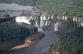 Iguaçu ou Iguazu signifie "eaux grandes" en guarini, la langue des autochtones. La rivière Iguaçu se déverse avec fracas du haut de quelques 275 cataractes, étalées sur 3 km. chutes,iguacu,bresil,paraguay,argentine. 
