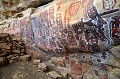 Pour entrer dans le monde des hommes et intégrer la société Dogon, les enfants âgés de 7 à 12 ans, doivent se soumettre à la cérémonie de la circoncision, qui se déroule dans une grotte à l'écart du village. Ce lieu est interdit aux femmes et aux enfants non circoncis. La personne chargée de la circoncision est un cultivateur ou un forgeron, qui détient cette charge de son père. Après l'opération, les jeunes sont astreints à une retraite d'un mois, à l'abri des regards. Les peintures de la grotte sont faites de trois couleurs : le blanc symbolise le bonheur, le rouge, le sang et le noir les aliments qui sont à l'intérieur du corps... dogon,mali,afrique. 