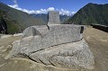 "le lieu où s'attache le soleil" permettait aux astrologues de prédire les solstices. machu,picchu,perou. 