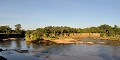 Elle abrite des hippopotames et des crocodiles. C'est aussi le lieu de passage incontournable des gnous et des zèbres, lors de leur grande migration annuelle (juillet à octobre). mara,kenya,afrique 