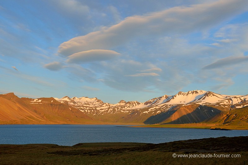 Des lacs et des montagnes